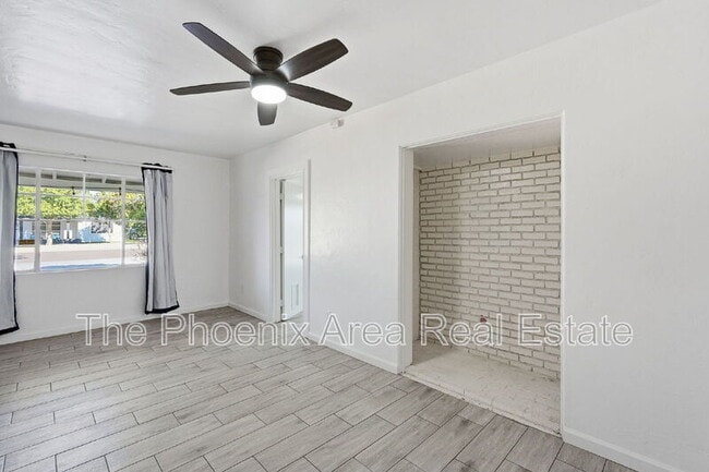 Building Photo - 2245 E Flower St