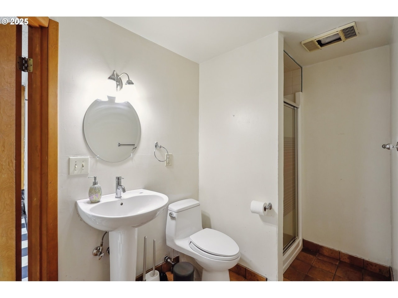 ADU/1st floor bathroom - 8921 SE Washington St