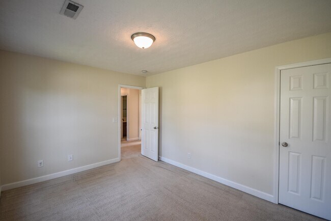 Building Photo - 217 Rolling Stone Ct