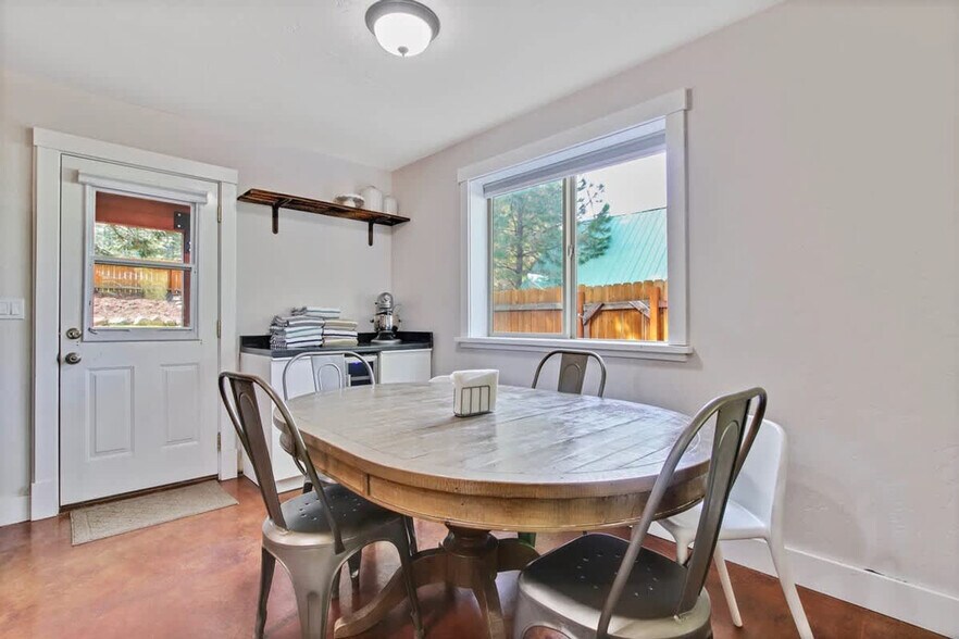 Building Photo - 816 Reedy Ln