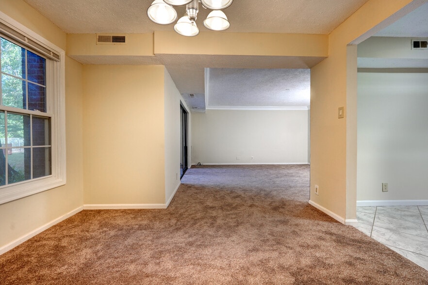 Building Photo - 876 Quince Orchard Blvd