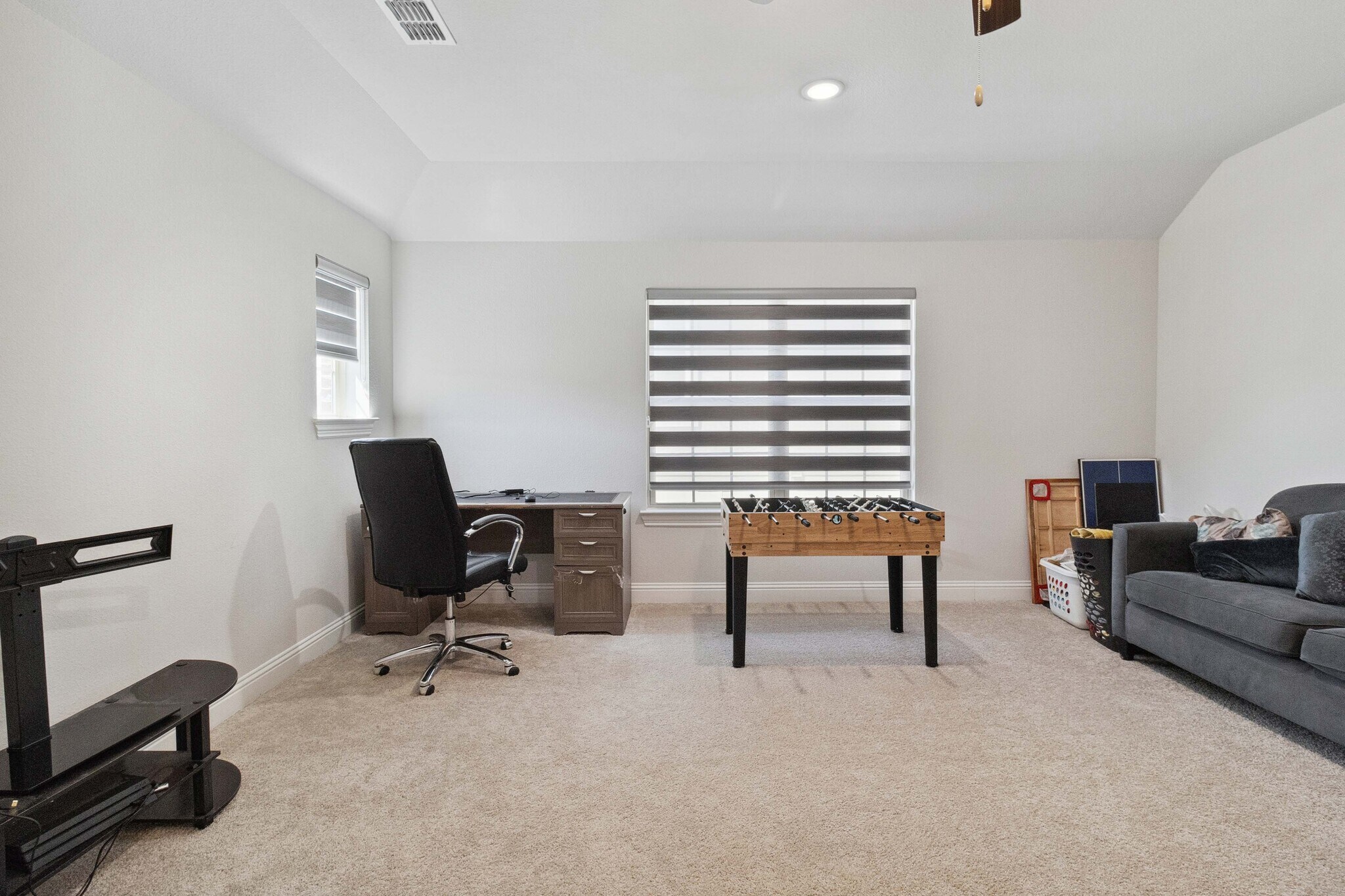 Building Photo - 566 Westwood Way Dr