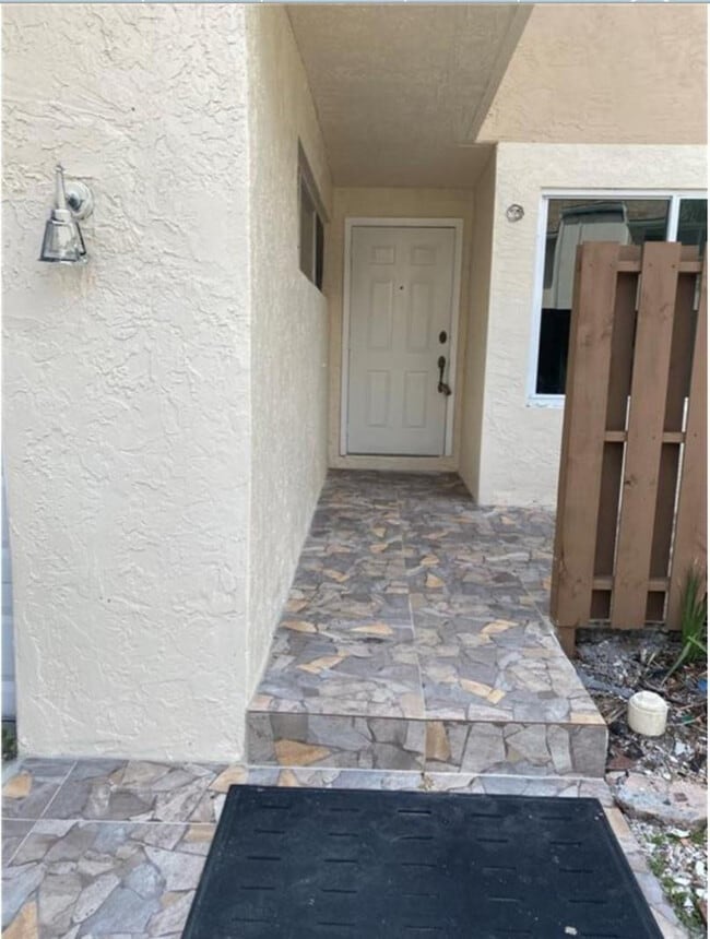 Building Photo - 8233 NW 8th Ct