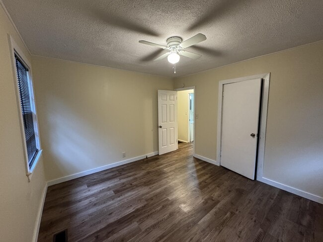 Building Photo - 1782 Eveline Ave