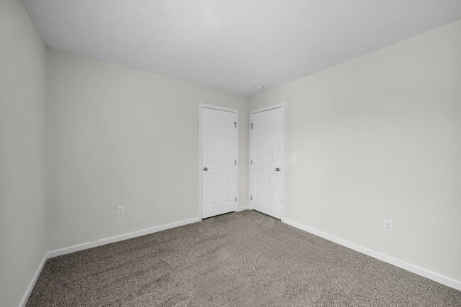Building Photo - Goshen- 3bed 2.5 bath home ready for the summer cookouts