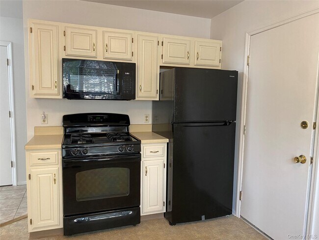 Building Photo - 50 Olde Wagon Rd