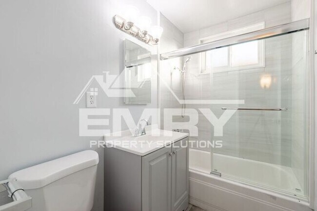 Building Photo - New 2 Bedroom House for Rent in Gifford Ave Bell CA Garage Available