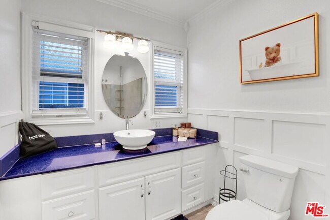 Building Photo - 8345 White Oak Ave