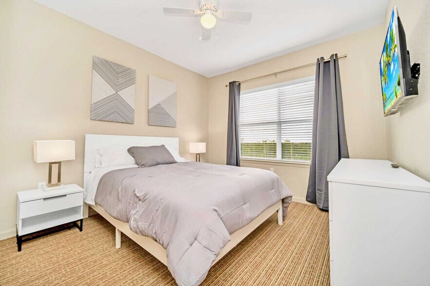 Building Photo - 14200 Avalon Rd