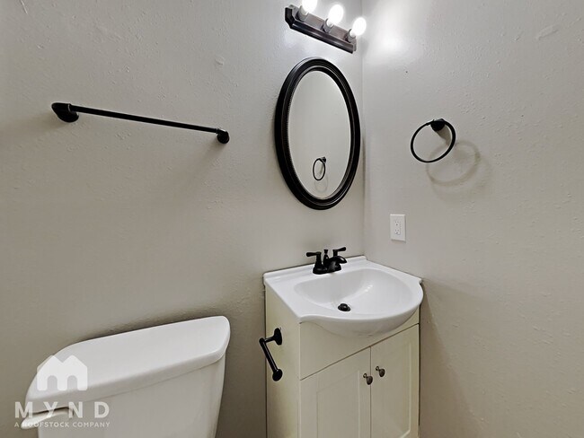 Building Photo - 19931 Bambiwoods Dr