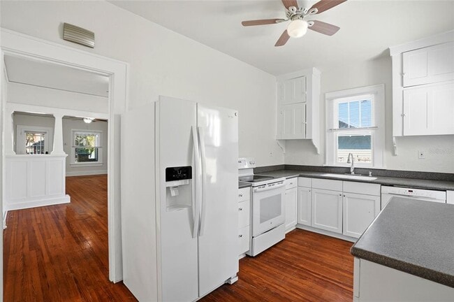 Building Photo - 725 8th St N