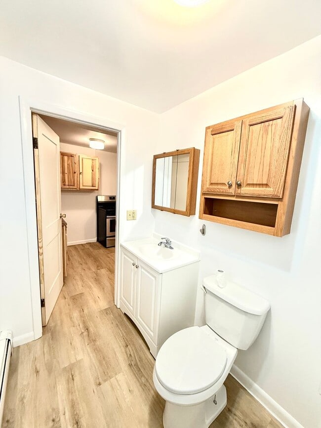 Building Photo - 473 Wilbur Ave