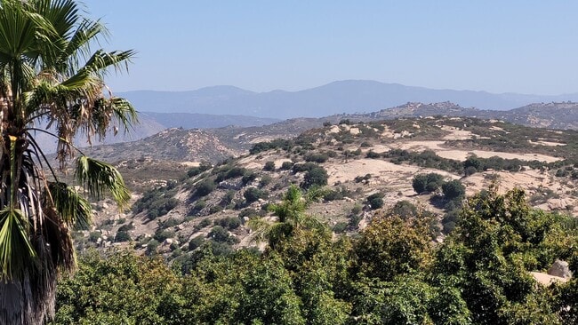 Building Photo - Beautiful, secluded, and peaceful single f...