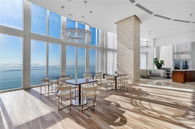 Building Photo - 15811 Collins Ave