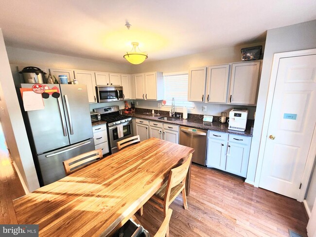 Building Photo - 2700 Fallow Hill Ln