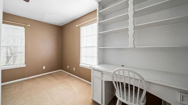 Building Photo - Welcome to quiet, country living with close proximity to MISD schools, and downtown Montgomery am...