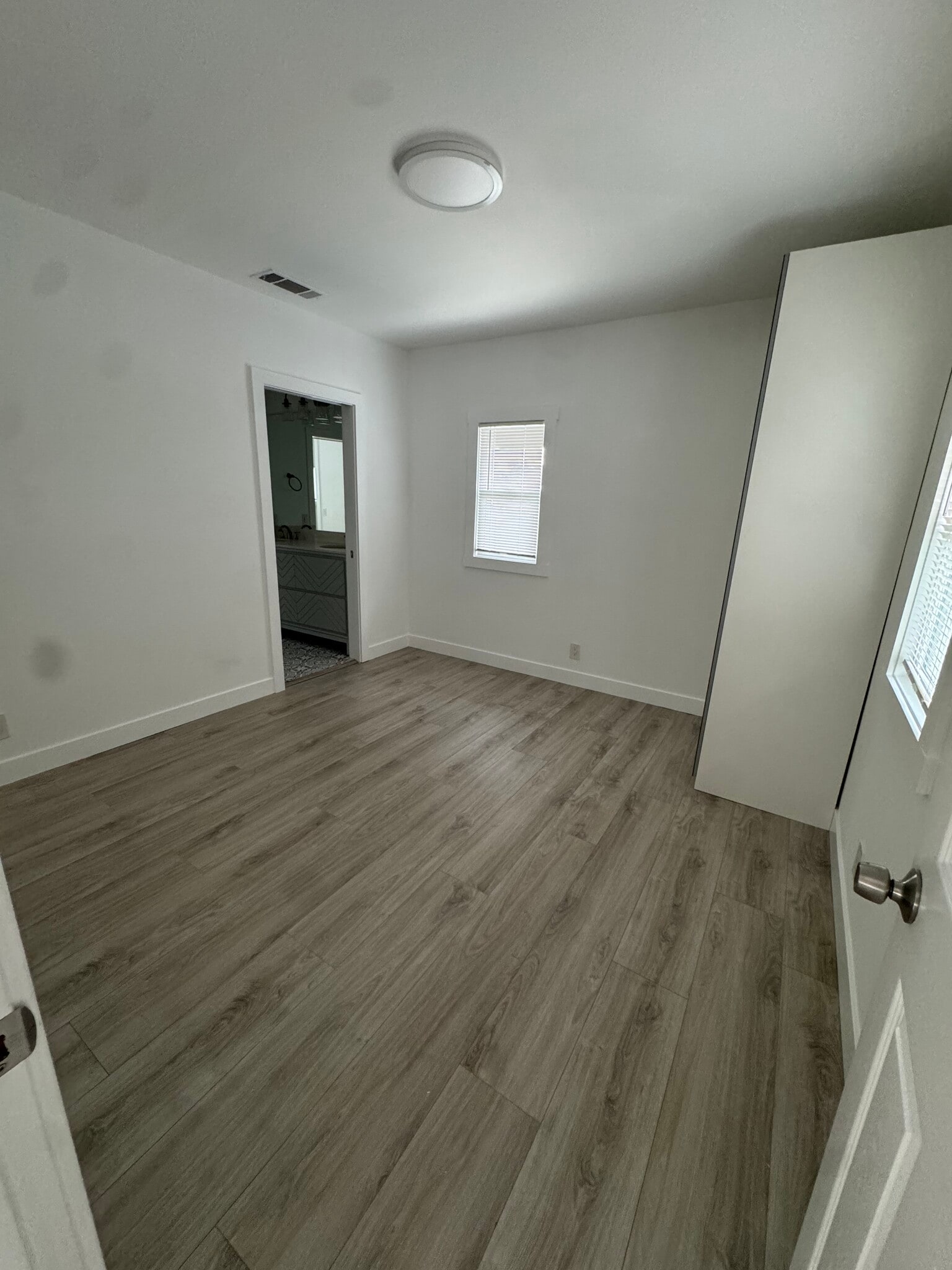 Building Photo - 1820 E Woodbury Rd.