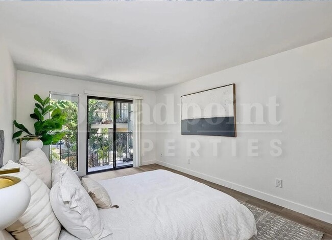 Building Photo - 2507 Navarra Dr