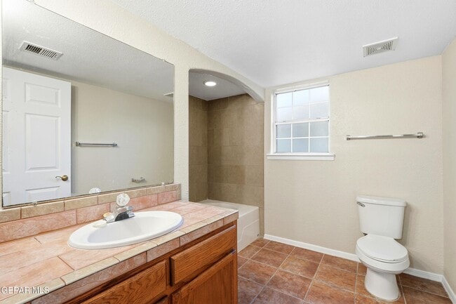 Building Photo - 7536 Le Conte Dr