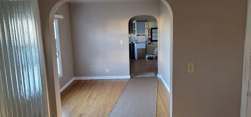 Building Photo - 1392 How Ln