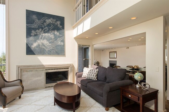 Building Photo - 1415 7th Ave W