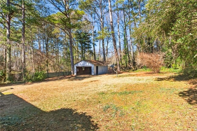 Building Photo - 3006 Hollywood Dr