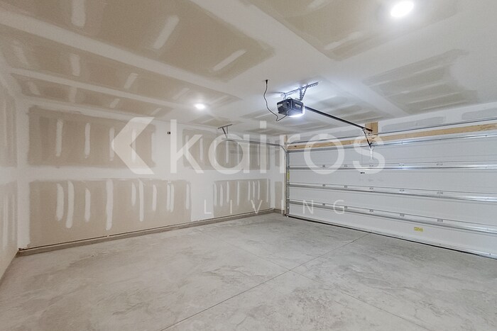 Building Photo - 125 Inez Ave