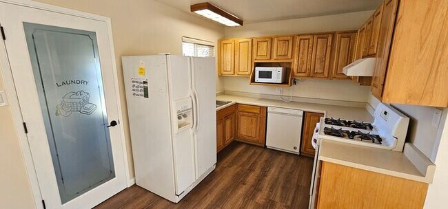 Building Photo - For Rent 2 Bedroom 1 Bathroom 1 Car Garage