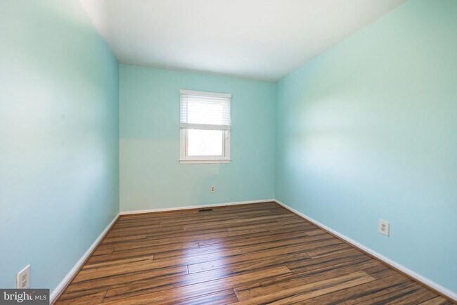 Building Photo - 3930 Gatehouse Lane
