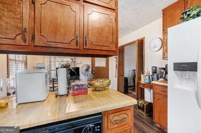 Building Photo - 1913 Amberwood Ct