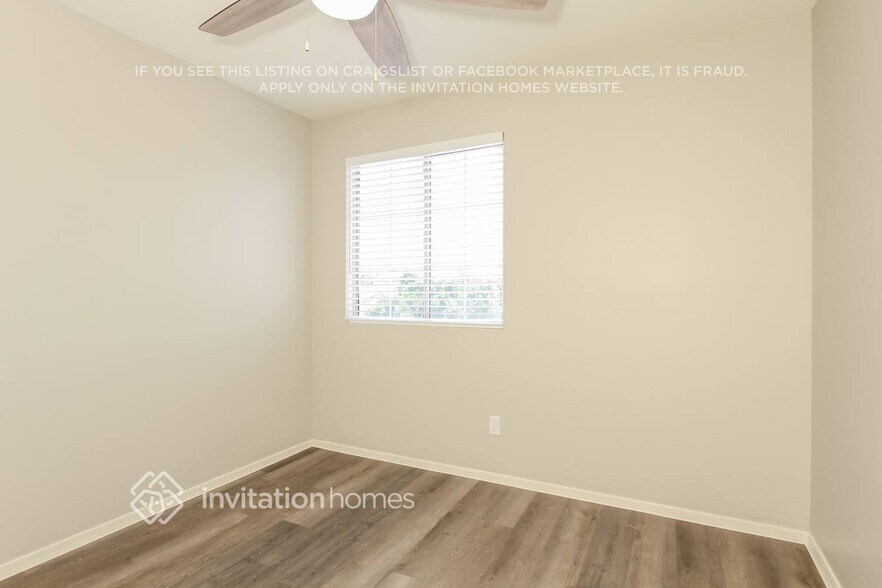 Building Photo - 12934 W Laurel Ln