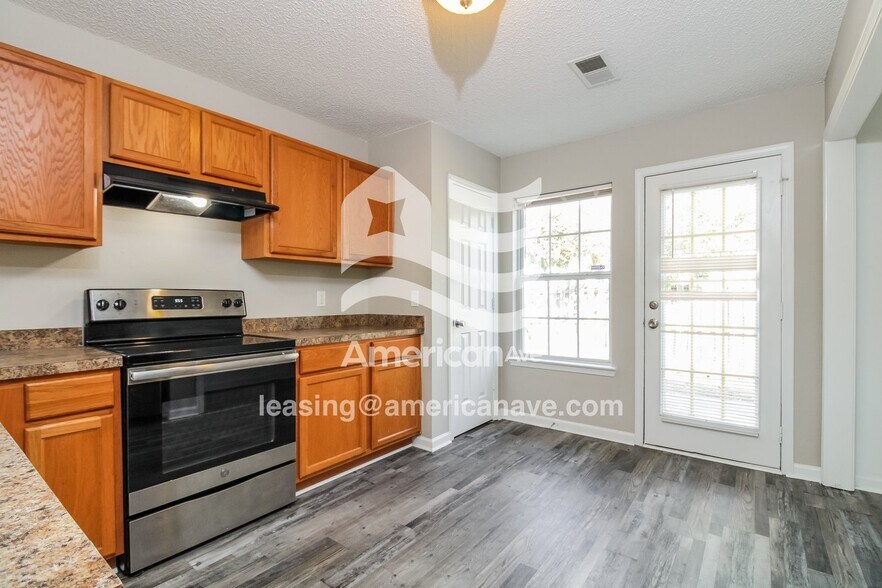 Building Photo - 406 Wincrest Ln