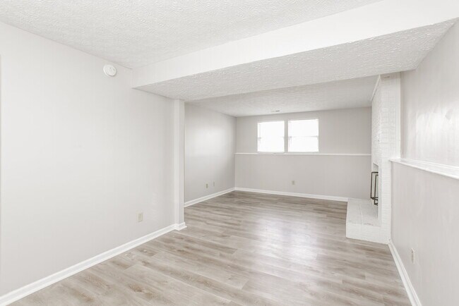 Building Photo - 5467 Petersburg Pkwy