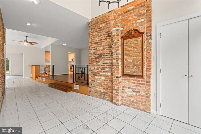 Building Photo - 7504 Radnor Rd