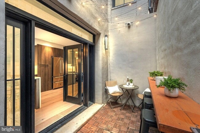Building Photo - 1429 W Street NW Unit 1