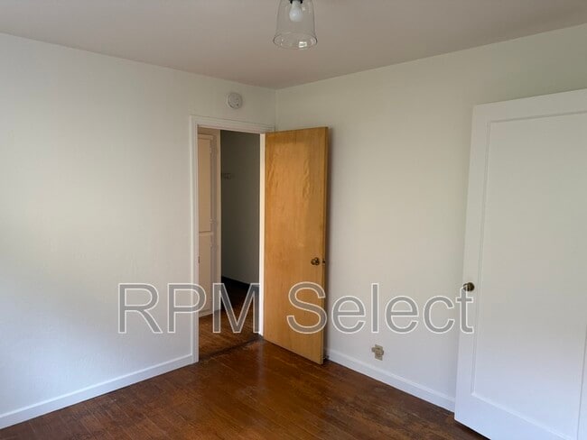 Building Photo - 1137 Janey Way