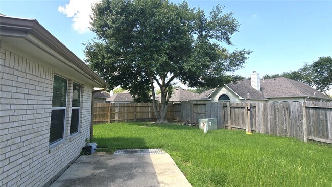Building Photo - 4827 Hidden Chestnut Ln