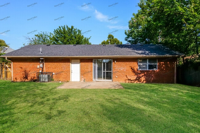 Building Photo - 621 Juniper Ave