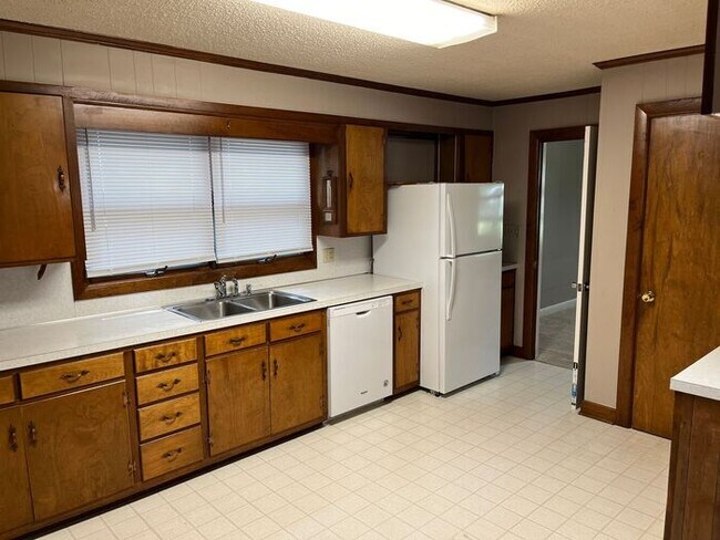 Building Photo - Fantastic