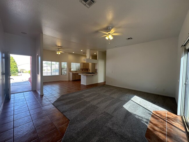 Building Photo - Beautiful 3 Bedroom Home in Fripps Ranch!