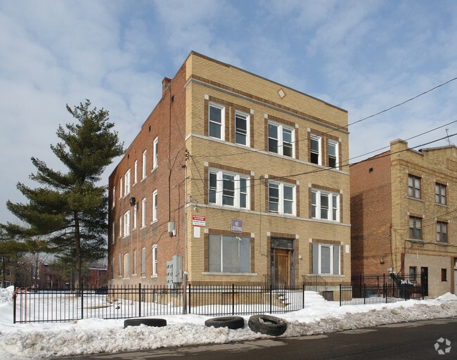 Building Photo - Claystone Commons
