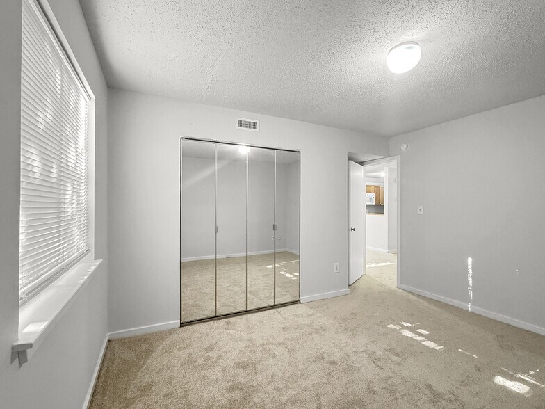 Bedroom 2 - 1203 Jamestown Rd