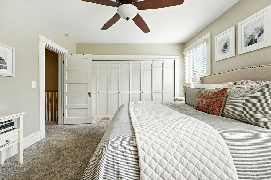 Primary bedroom - 1373 N Marion St