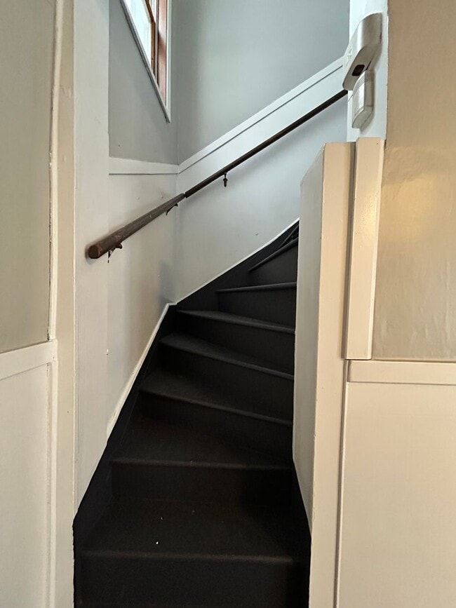 Building Photo - 701 Perry St