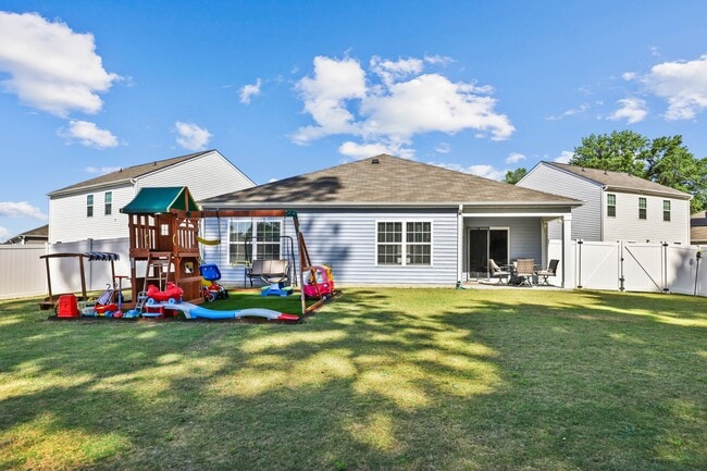 Building Photo - 216 Grove Ln