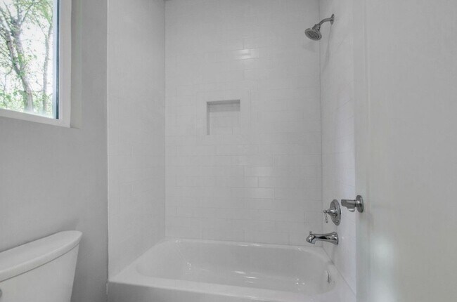 Building Photo - 227 Oceola Ave