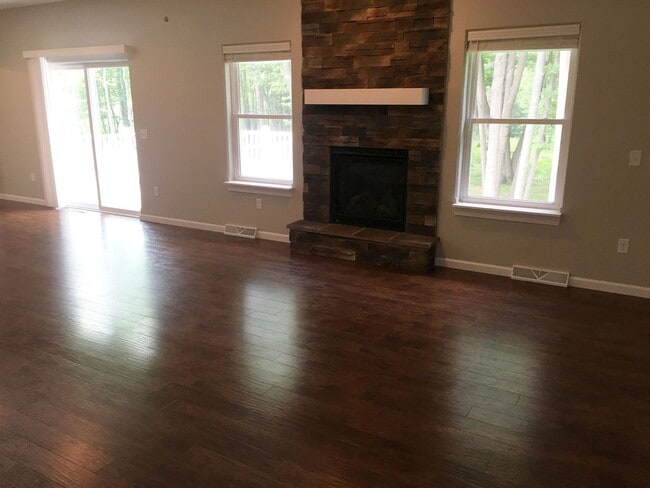 Building Photo - 4-Bedroom 3 Bath Executive Home In Rib Mou...