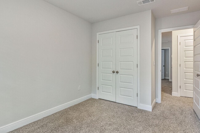 Building Photo - 1022 McLaren Cir