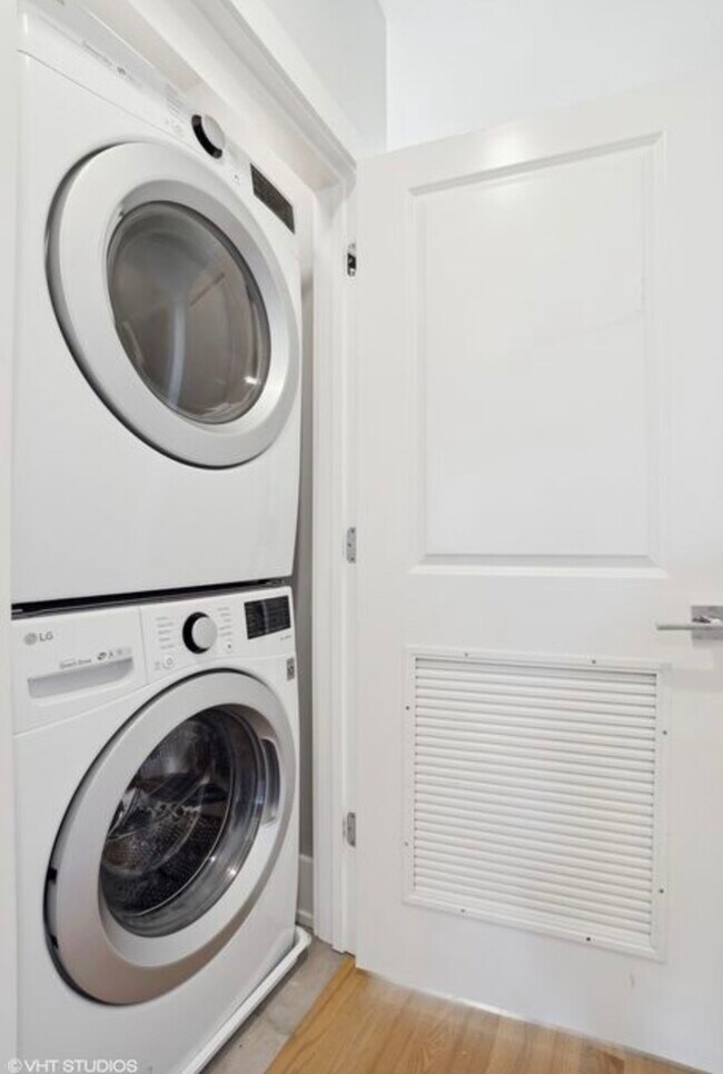 Building Photo - 1209 E 46th St