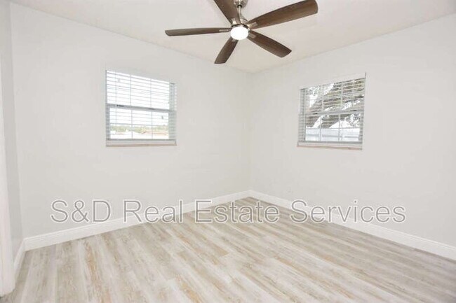 Building Photo - 4208 Ridge Rd